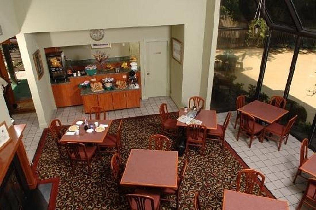 Huntsville Hotel & Suites Restoran fotoğraf